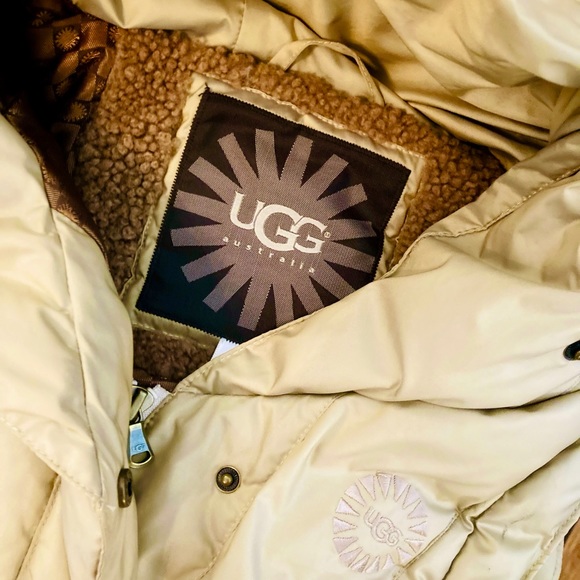 Ugg puffy vest - Picture 2 of 4